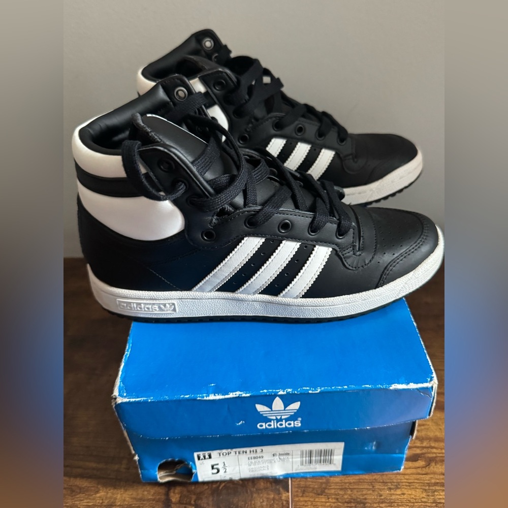 Adidas Kids Black and White Top Ten HI J Sneakers Size 5 1/2